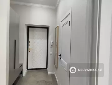 1-комнатная квартира, этаж 12 из 12, 40 м², Посуточно
