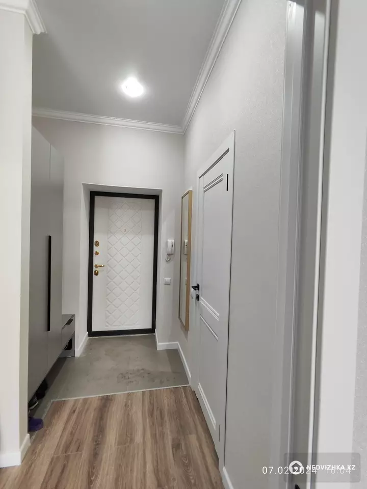 1-комнатная квартира, этаж 12 из 12, 40 м², Посуточно, фотография 2