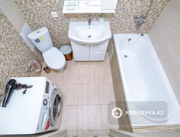 1-комнатная квартира, этаж 7 из 18, 45 м², Посуточно, миниатюра 10
