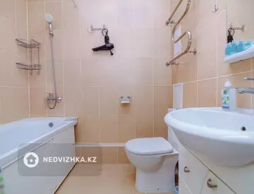 1-комнатная квартира, этаж 4 из 10, 40 м², Посуточно, миниатюра 7