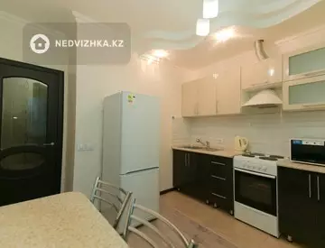 2-комнатная квартира, этаж 2 из 14, 60 м², Посуточно, миниатюра 9