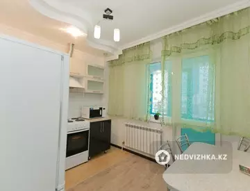 2-комнатная квартира, этаж 2 из 14, 60 м², Посуточно, миниатюра 10
