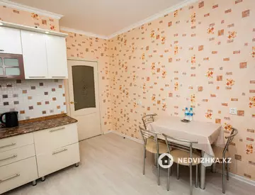 2-комнатная квартира, этаж 10 из 14, 70 м², Посуточно, миниатюра 11
