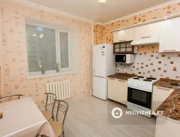 2-комнатная квартира, этаж 10 из 14, 70 м², Посуточно, миниатюра 10