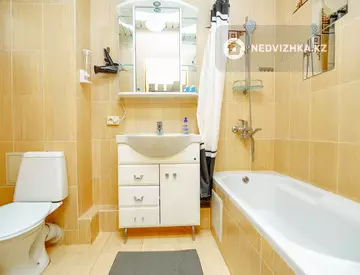 3-комнатная квартира, этаж 2 из 10, 90 м², Посуточно, миниатюра 9