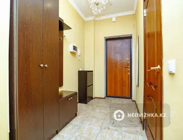 3-комнатная квартира, этаж 2 из 10, 90 м², Посуточно, миниатюра 12