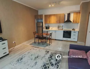 2-комнатная квартира, этаж 4 из 9, 52 м², Посуточно, миниатюра 1
