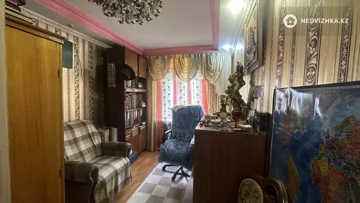 4-комнатная квартира, этаж 3 из 4, 73 м², фотография 3