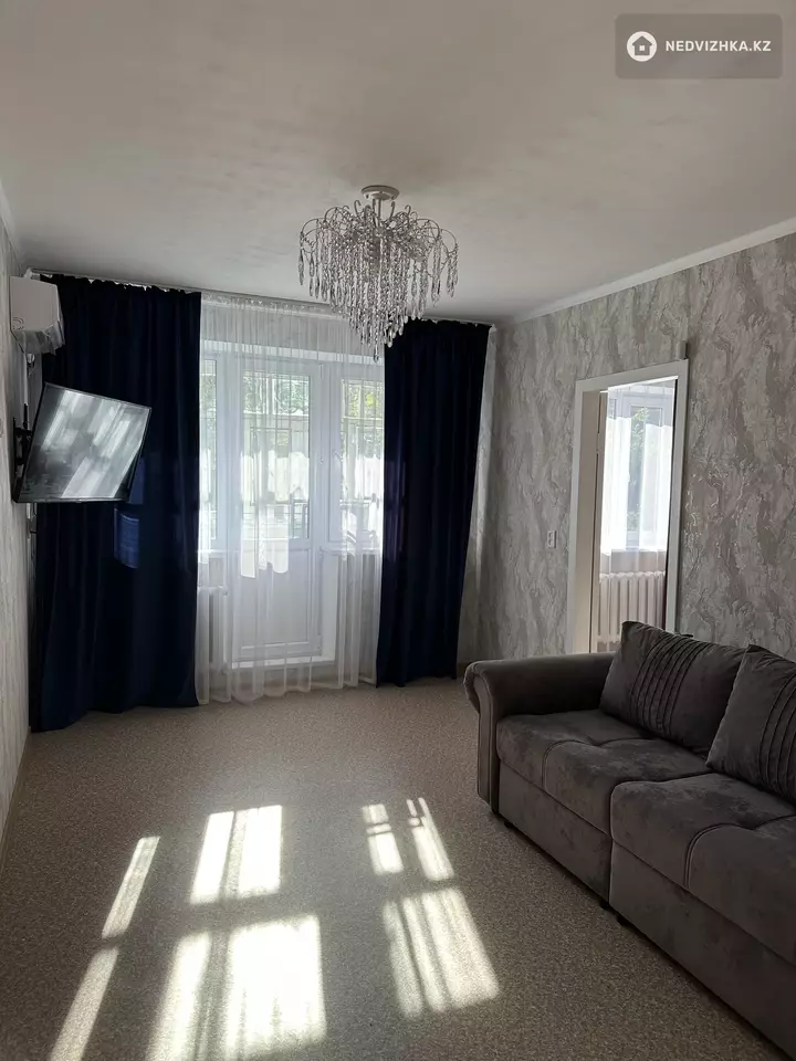 2-комнатная квартира, этаж 3 из 5, 44 м², Посуточно, фотография 3