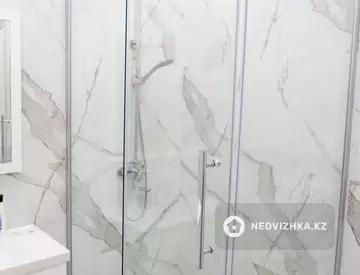 3-комнатная квартира, этаж 9 из 9, 120 м², Посуточно, миниатюра 12