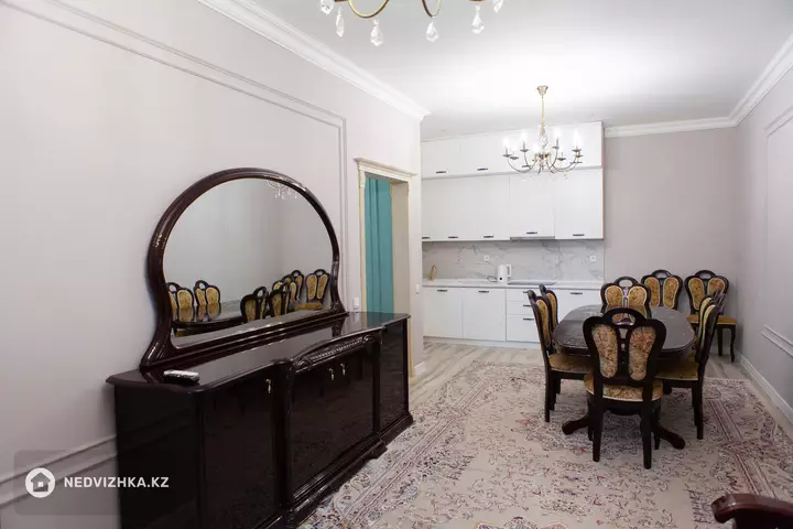 3-комнатная квартира, этаж 9 из 9, 120 м², Посуточно, фотография 5