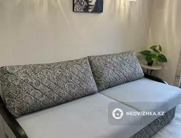 1-комнатная квартира, этаж 8 из 9, 44 м², Посуточно, миниатюра 12