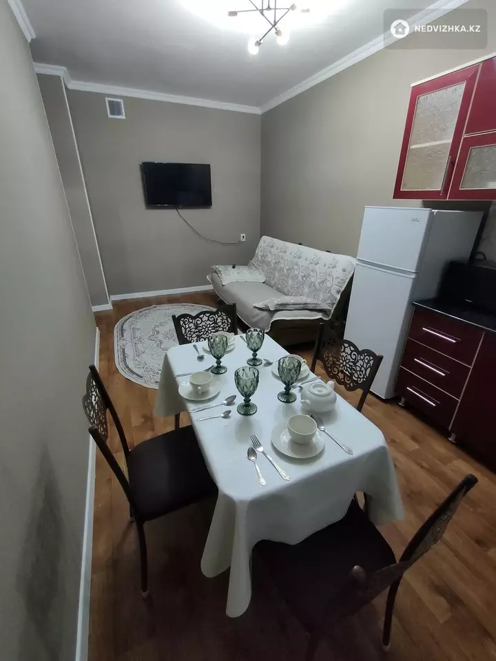 2-комнатная квартира, этаж 7 из 9, 45 м², Посуточно, фотография 3