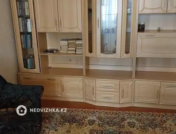 3-комнатная квартира, этаж 4 из 5, 56 м², миниатюра 1