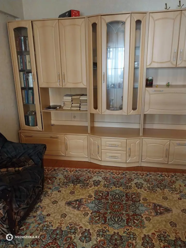3-комнатная квартира, этаж 4 из 5, 56 м²