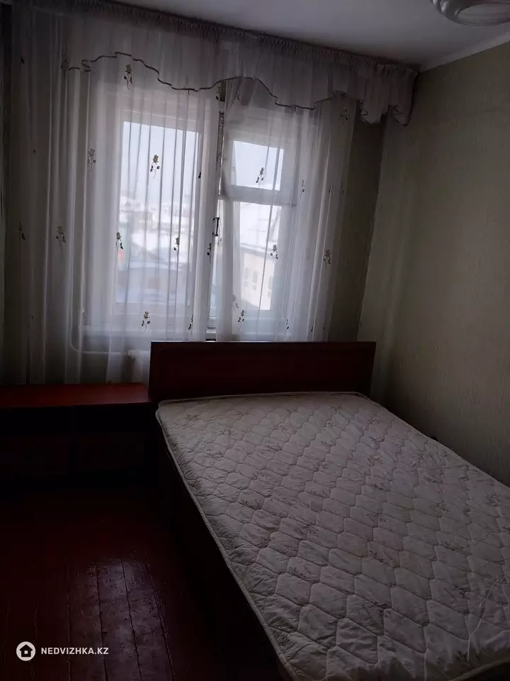 3-комнатная квартира, этаж 4 из 5, 56 м², фотография 4
