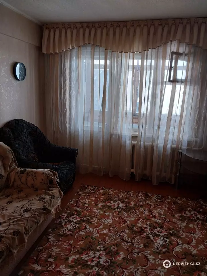 3-комнатная квартира, этаж 4 из 5, 56 м², фотография 3