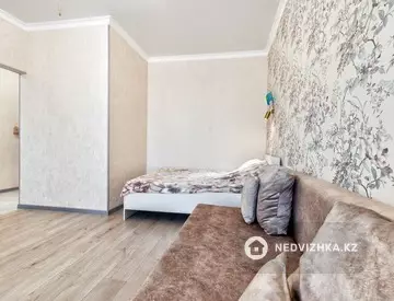 1-комнатная квартира, этаж 4 из 12, 40 м², На длительный срок, миниатюра 5
