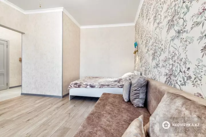 1-комнатная квартира, этаж 4 из 12, 40 м², На длительный срок, фотография 5