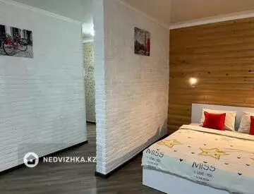 1-комнатная квартира, этаж 3 из 5, 40 м², Посуточно, миниатюра 6