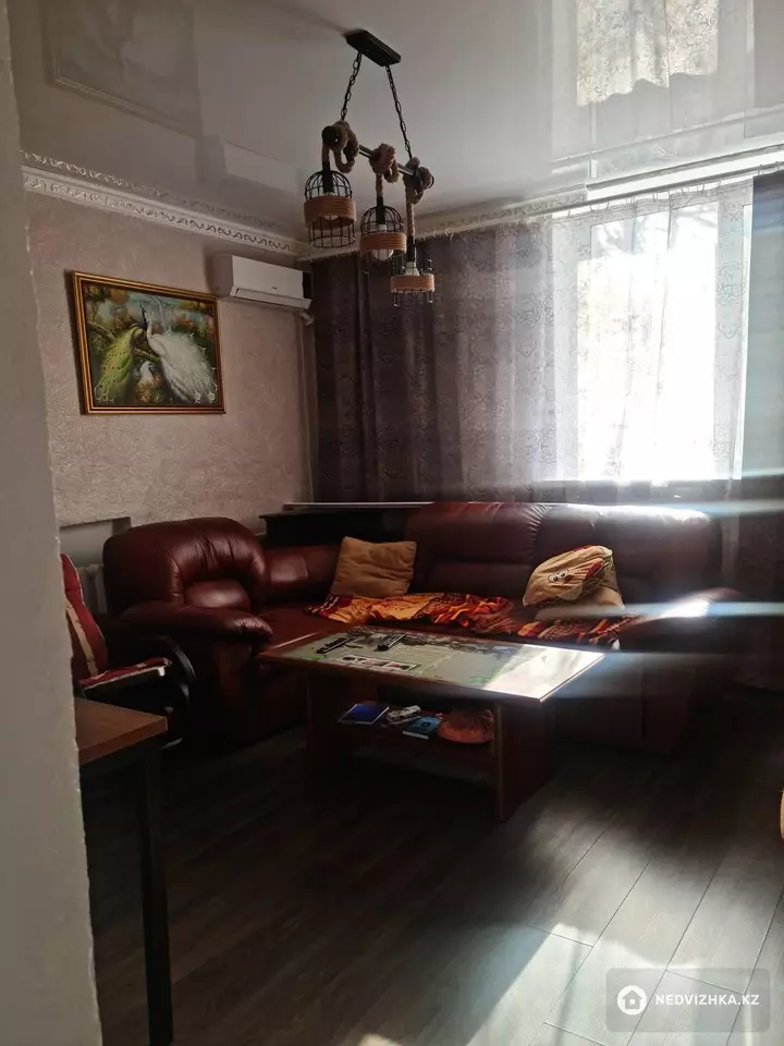 3-комнатная квартира, этаж 2 из 2, 79 м², фотография 2
