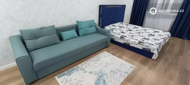 1-комнатная квартира, этаж 5 из 9, 40 м², Посуточно, фотография 2