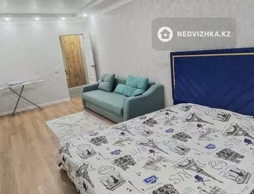 1-комнатная квартира, этаж 5 из 9, 40 м², Посуточно, миниатюра 3