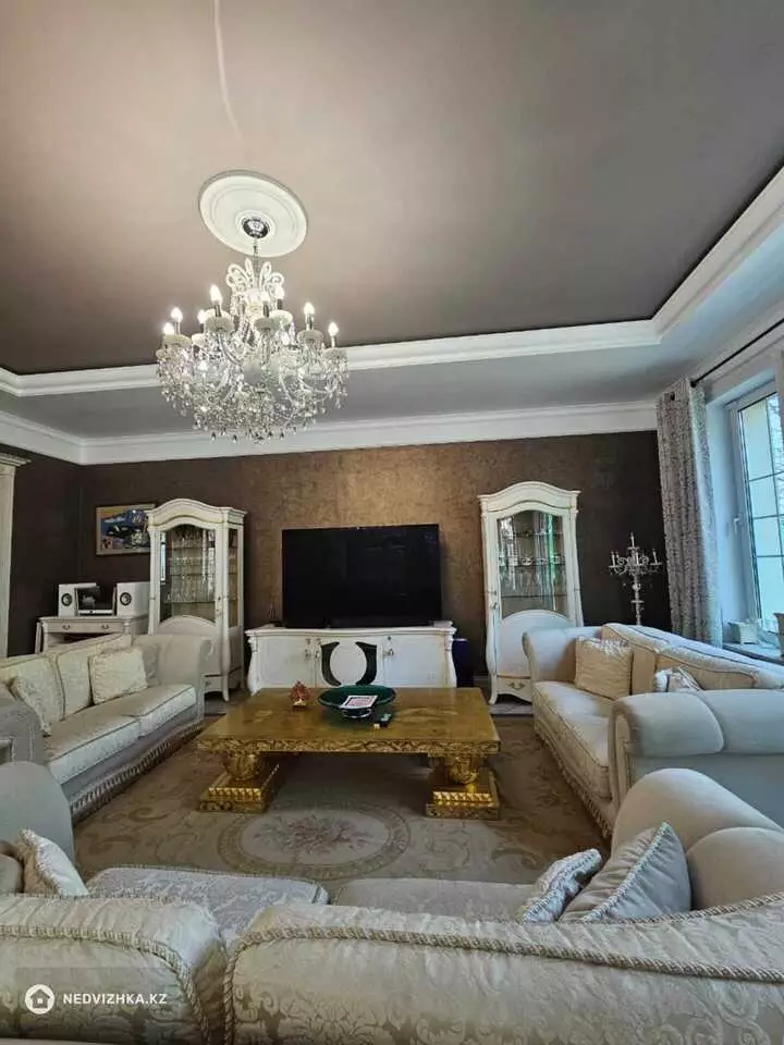 6-комнатный дом, 600 м², фотография 3