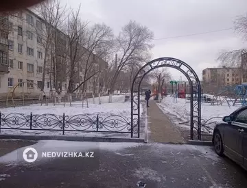 3-комнатная квартира, этаж 1 из 5, 60 м²