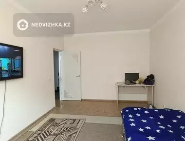 3-комнатная квартира, этаж 2 из 5, 75 м², На длительный срок, миниатюра 2