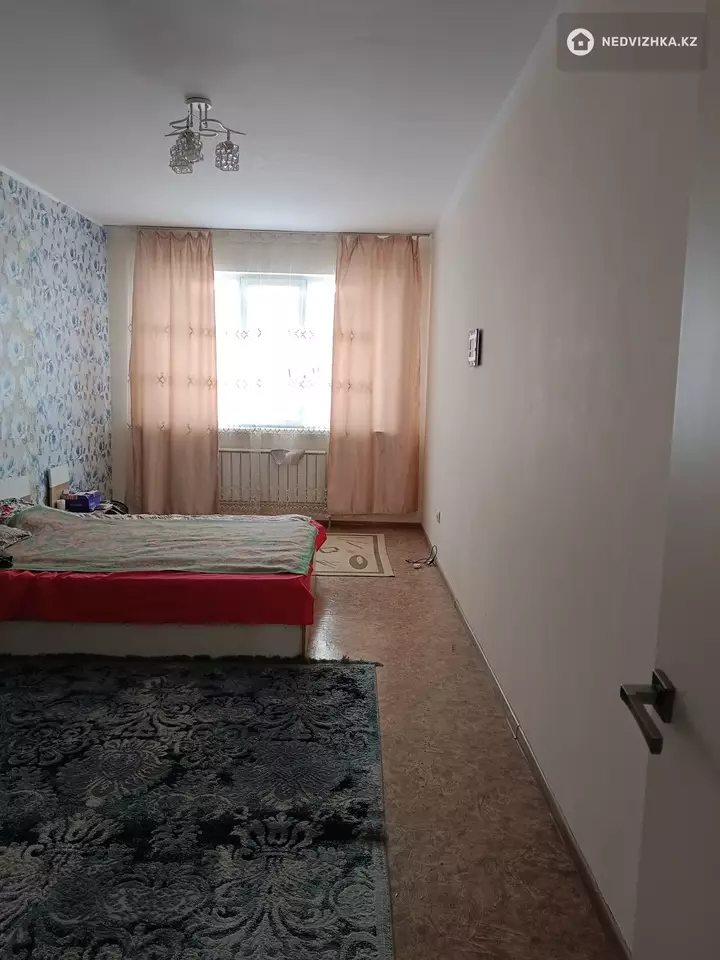 3-комнатная квартира, этаж 2 из 5, 75 м², На длительный срок, фотография 4