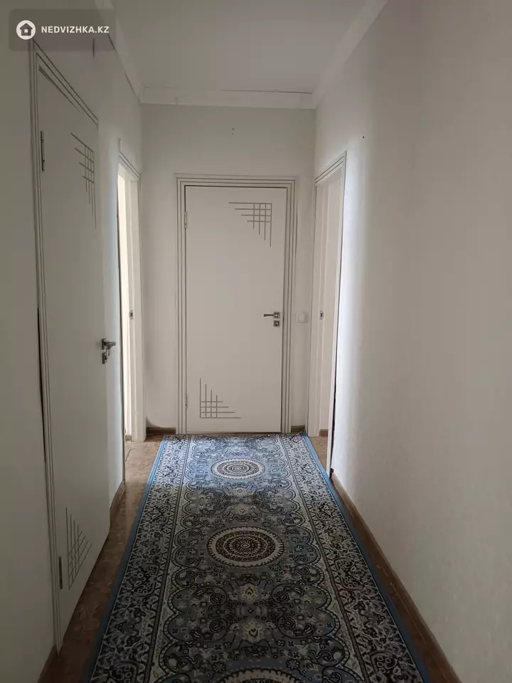 3-комнатная квартира, этаж 2 из 5, 75 м², На длительный срок