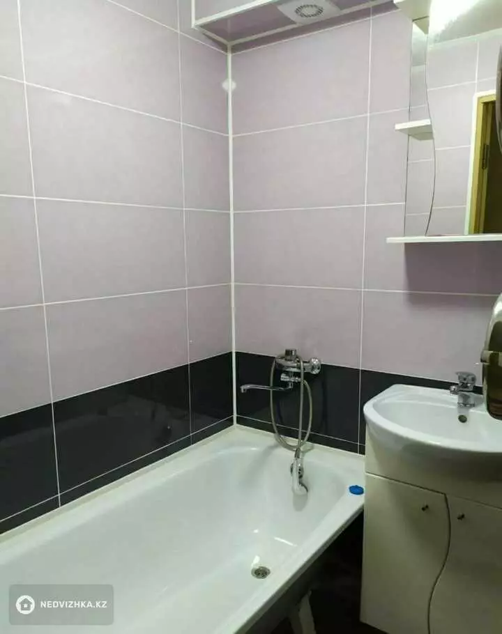 1-комнатная квартира, этаж 1 из 5, 31 м², Посуточно, фотография 5