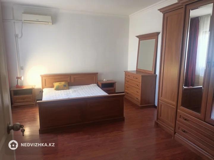 3-комнатная квартира, этаж 6 из 10, 104 м², фотография 3