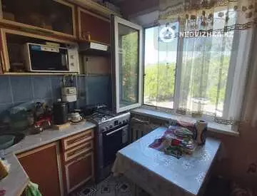 2-комнатная квартира, этаж 4 из 5, 44 м², миниатюра 1