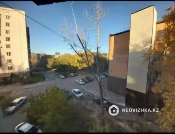 2-комнатная квартира, этаж 4 из 5, 44 м², миниатюра 2