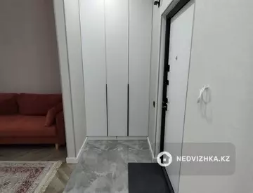 1-комнатная квартира, этаж 4 из 9, 40 м², Посуточно, миниатюра 6