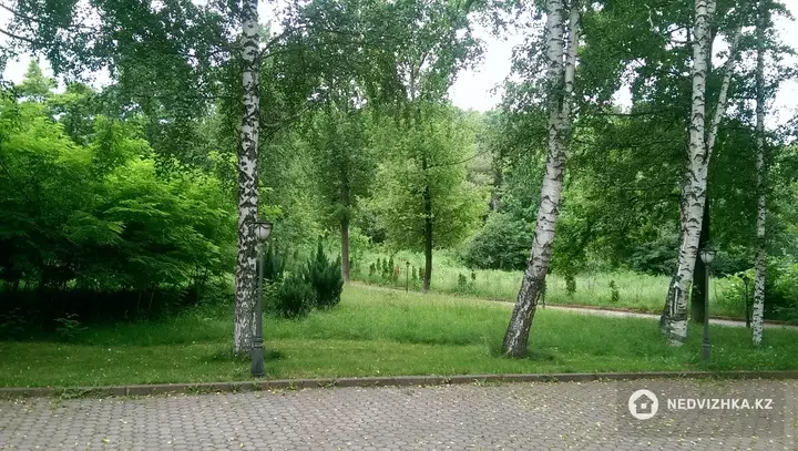 8-комнатный дом, 300 соток, 1 000 м²