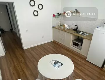 1-комнатная квартира, этаж 1 из 5, 50 м², Посуточно, миниатюра 10