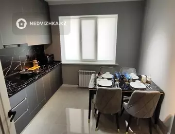2-комнатная квартира, этаж 10 из 12, 55 м², Посуточно, миниатюра 9