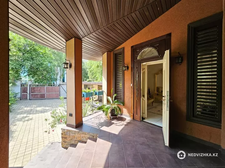 5-бөлмелі үй, 8 соттық, 380 м²