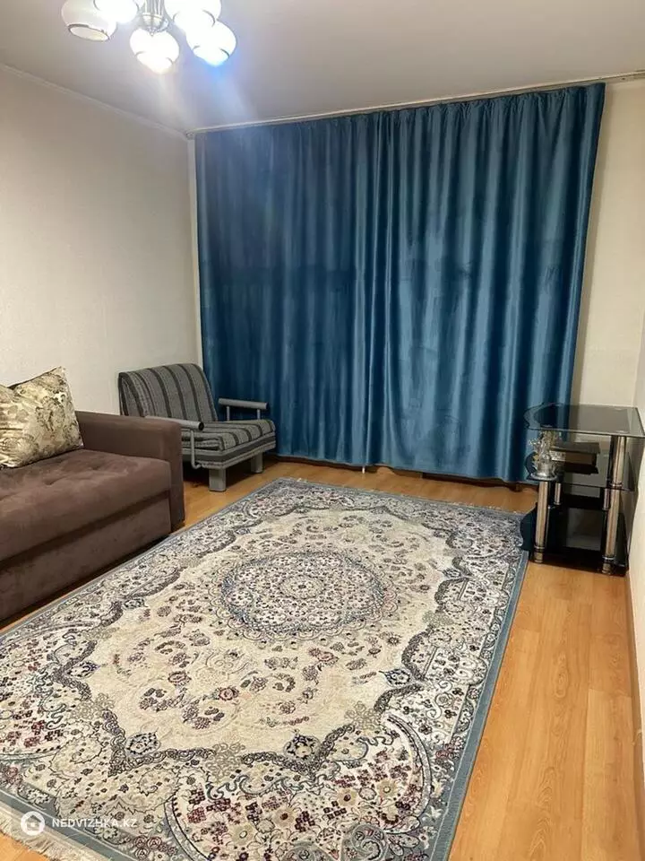 1-комнатная квартира, этаж 2 из 5, 45 м², На длительный срок, фотография 2