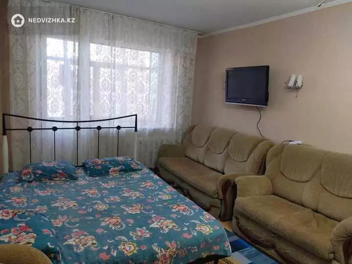 1-комнатная квартира, этаж 3 из 5, 38 м², фотография 2