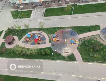 2-комнатная квартира, этаж 11 из 12, 60 м², На длительный срок, миниатюра 1