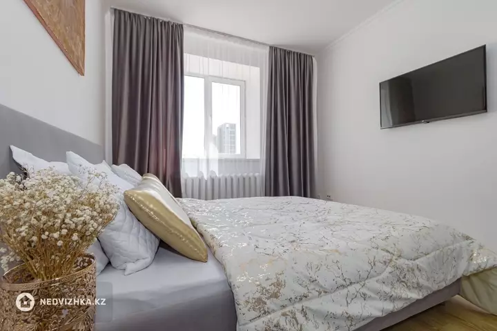 1-комнатная квартира, этаж 5 из 9, 40 м², Посуточно, фотография 3