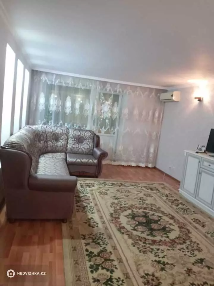 4-комнатная квартира, этаж 2 из 5, 105 м², фотография 4