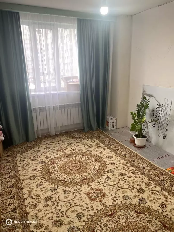 2-комнатная квартира, этаж 3 из 13, 64 м², фотография 3