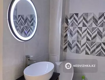 2-комнатная квартира, этаж 3 из 5, 70 м², Посуточно, миниатюра 11