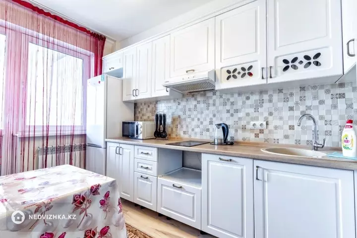 2-комнатная квартира, этаж 11 из 12, 68 м², Посуточно, 5-фотосурет