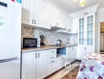 2-комнатная квартира, этаж 11 из 12, 68 м², Посуточно, миниатюра 7